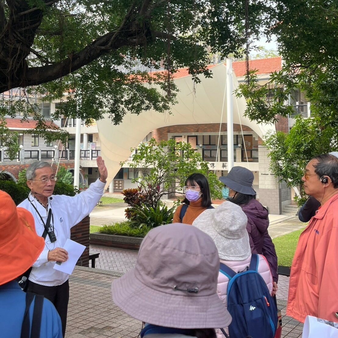 講師說明文藻外語大學薪傳廣場的建築故事